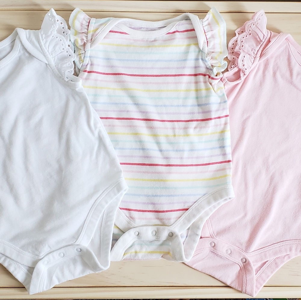 Set of 3 Baby GAP Onsies Size 3-6 months